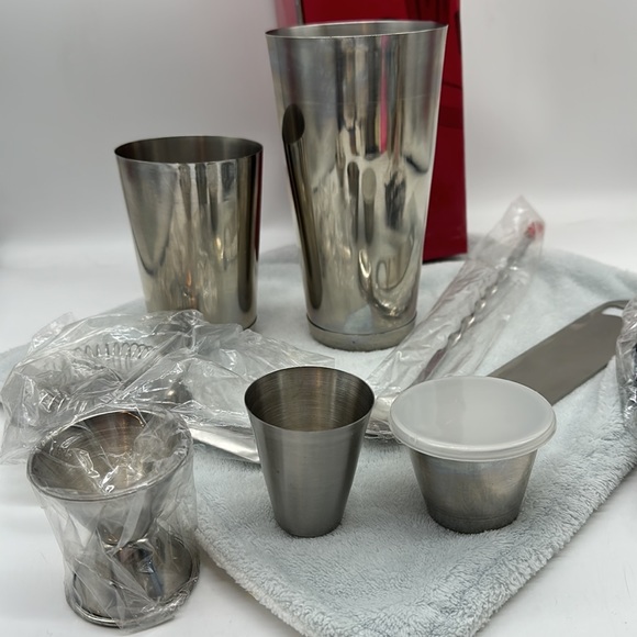 Finedine 14 piece Stainless Steel Bar Set—New - Picture 12 of 14